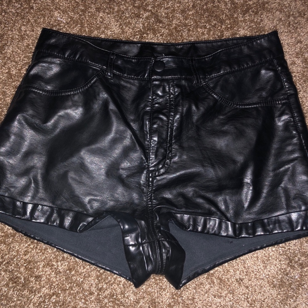H&M LEATHER SHORTS